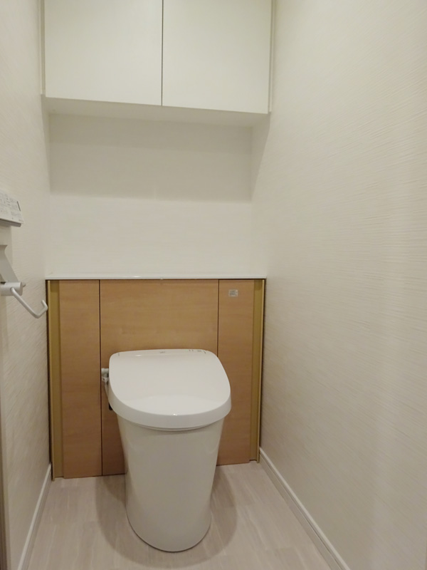 LIXIL キャビネット付トイレ リフォレにお取替え LIXIL キャビネット付トイレ リフォレにお取替え